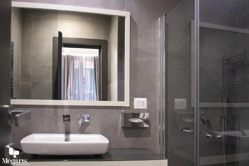 Megaris Luxury Suite Rooms