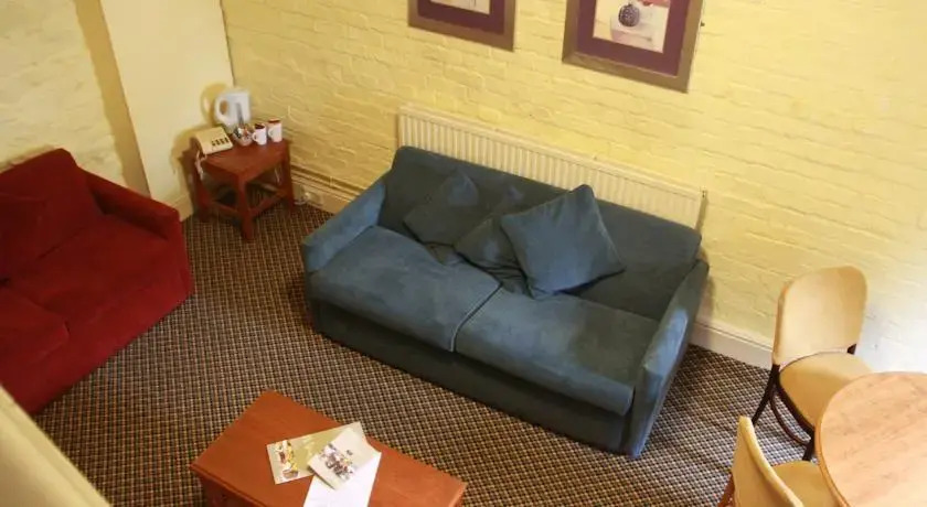 Churchills Hotel
