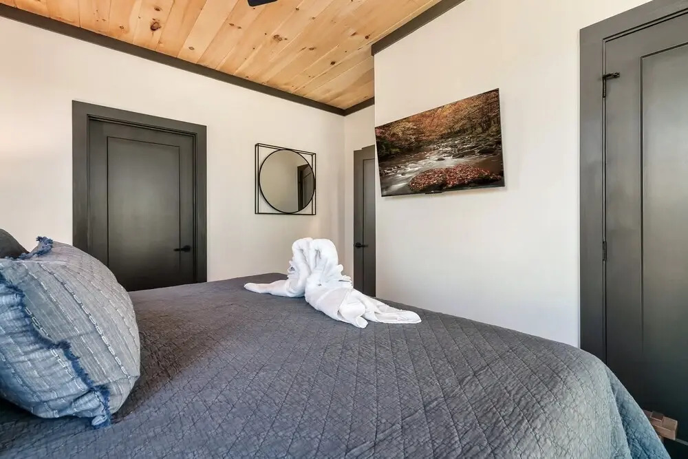 Halle Beary by Avantstay Indoor Pool + Hot Tub Sunset Views