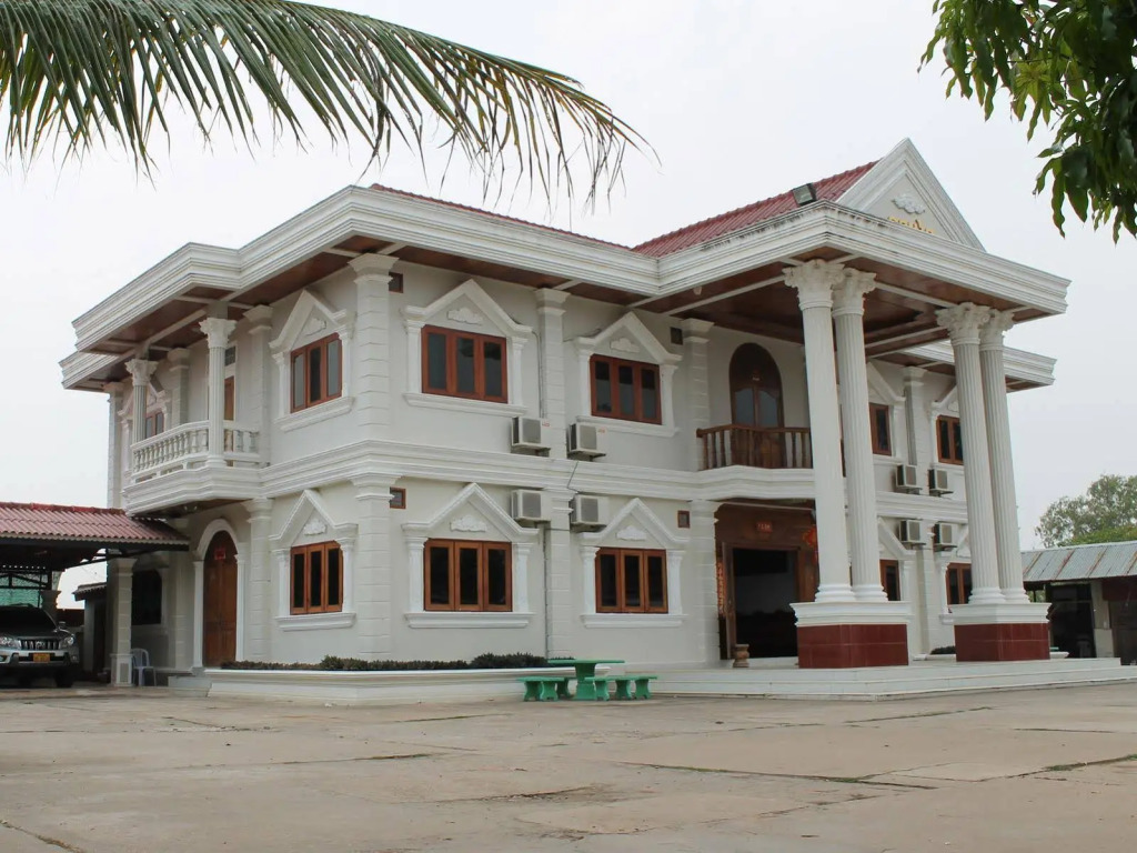 Sonsay Hotel