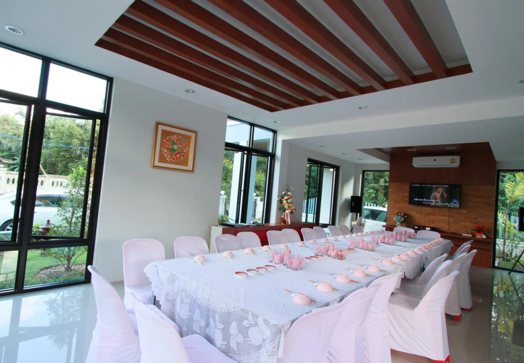 Phakawan Hotel