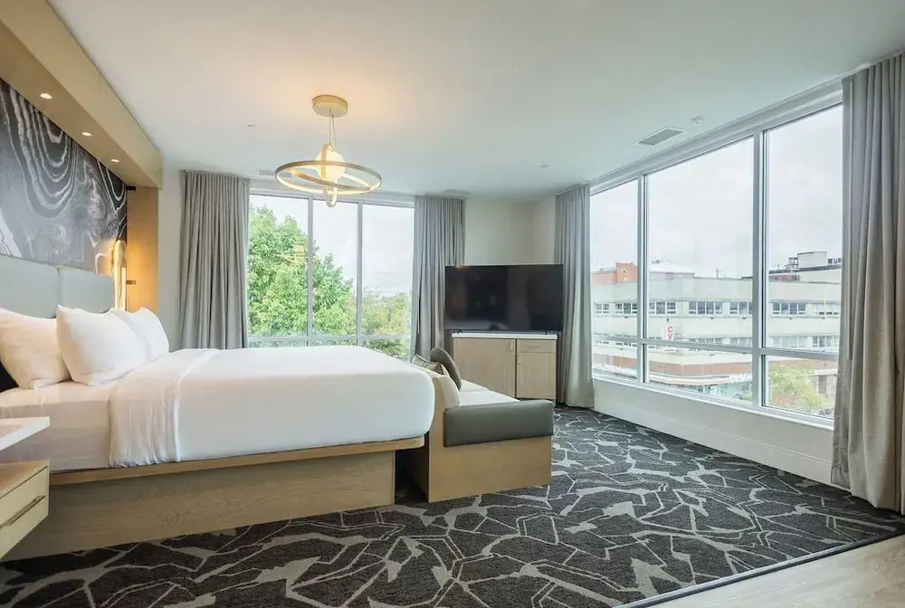POSH on Kirkwood, A Boutique Hotel