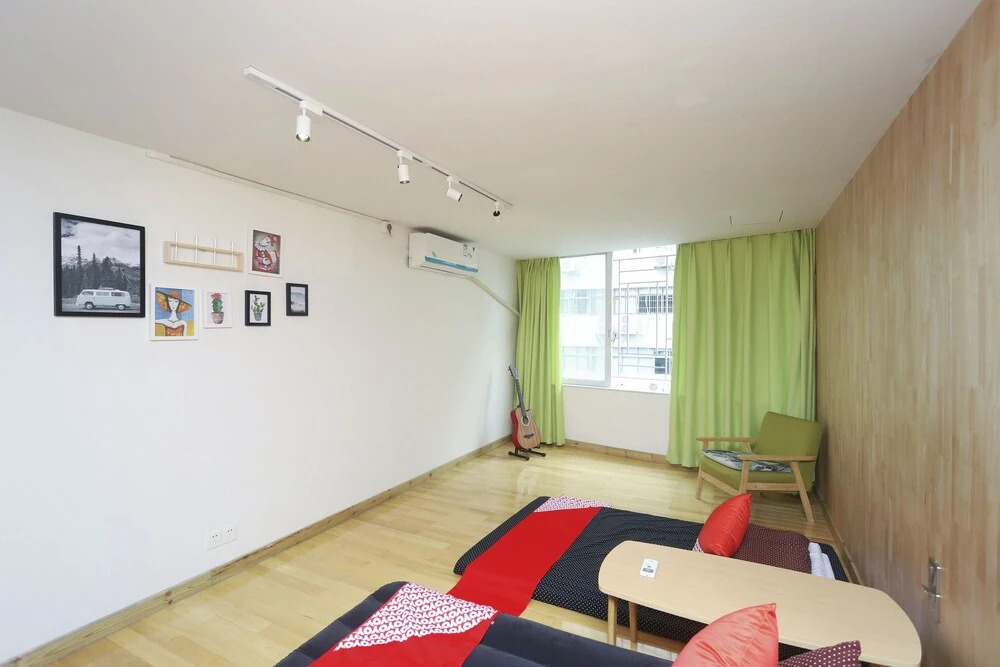 Phoenix Egg Youth Hostel