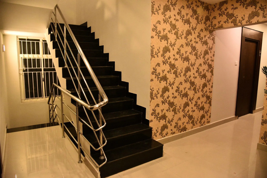 Zaith Residency Near US Consulate and Apollo Hospitals
