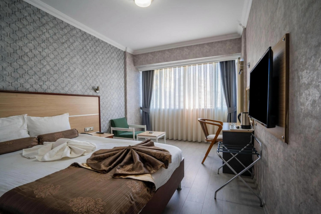 Halley Hotel