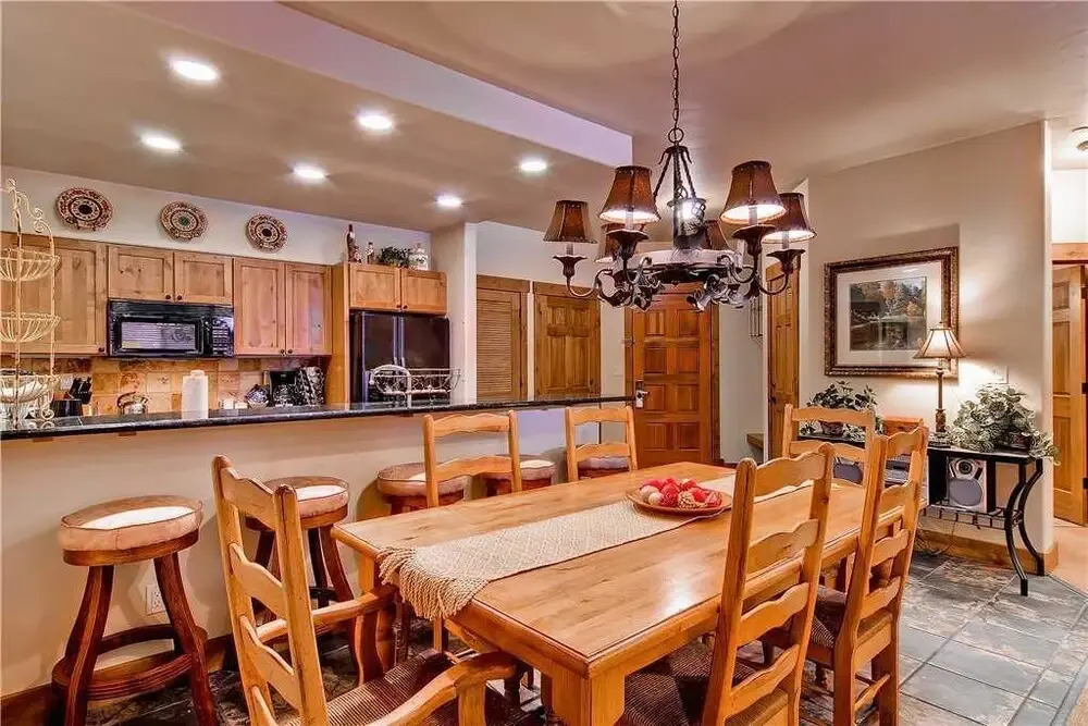 3102 Champagne Lodge, Trappeur's Crossing Apartment 2