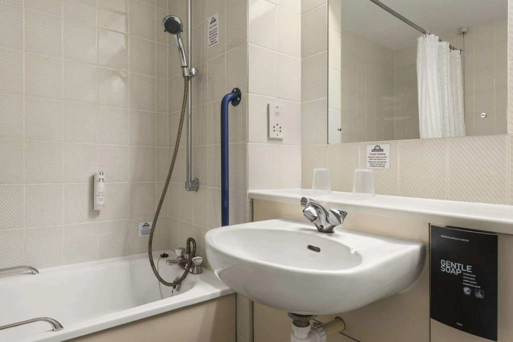 Days Inn by Wyndham Bridgend Cardiff M4