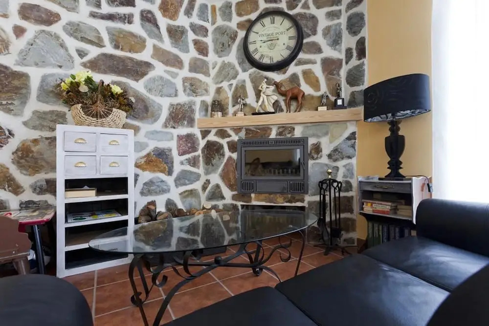 House With 6 Rooms in Nava de la Asunción, With Private Pool, Terrace, Enclosed Garden and Wifi