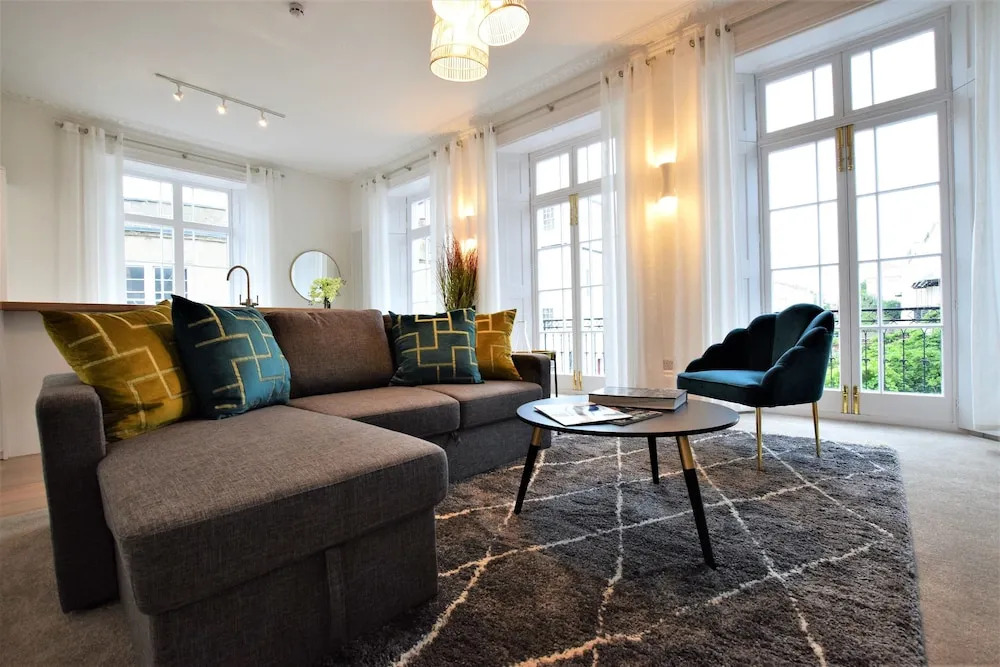 Frederick Place - Your Apartment