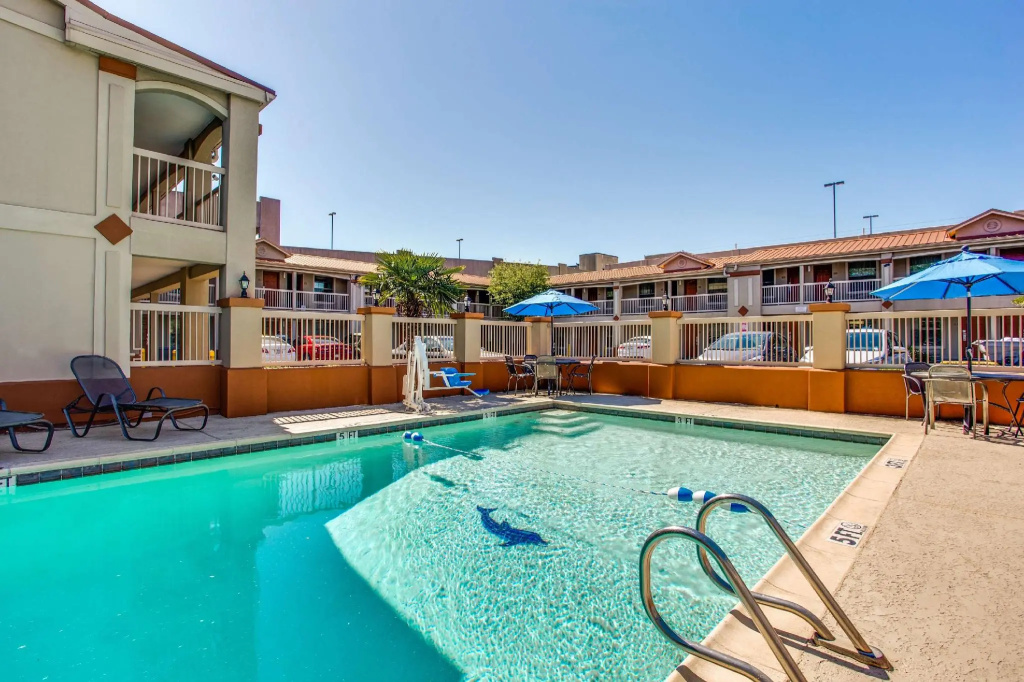 Quality Inn & Suites Dallas-Cityplace