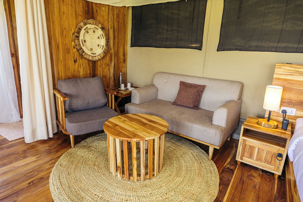 The African Kongoni Serengeti Safari Camp