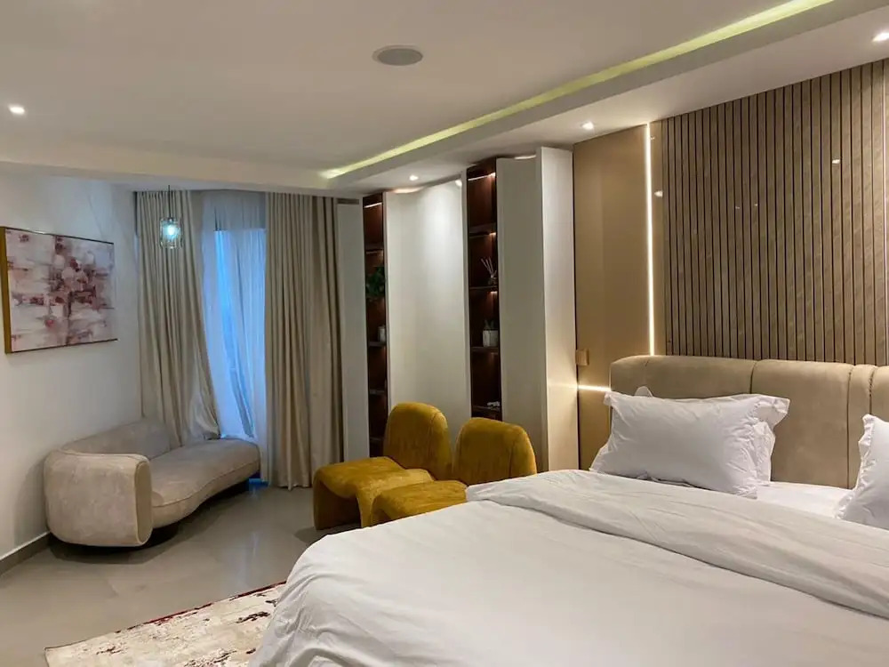 Sleeps 4 With Pool Access