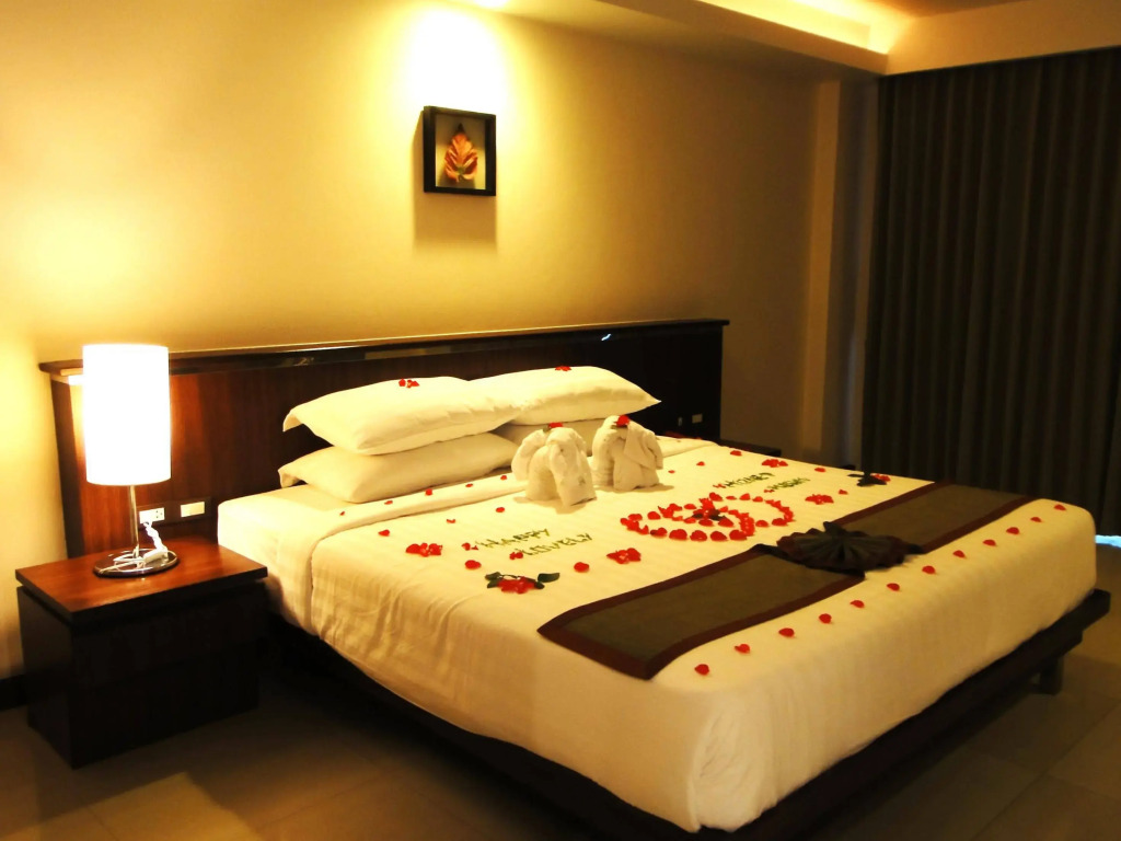 Thanthip Beach Resort