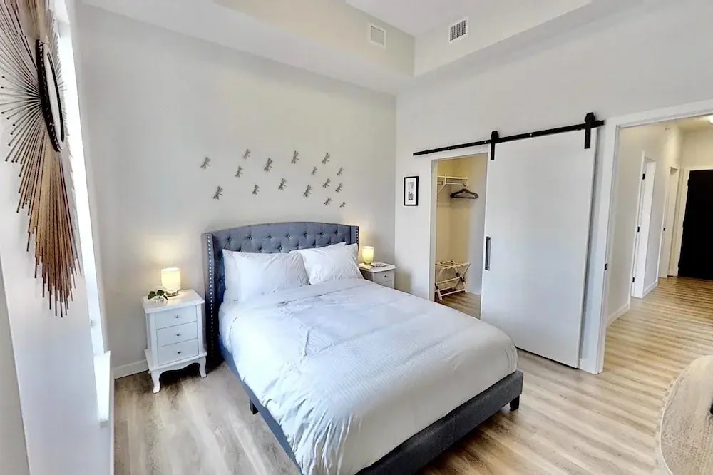 Brand New, Top Floor Condo Downtown