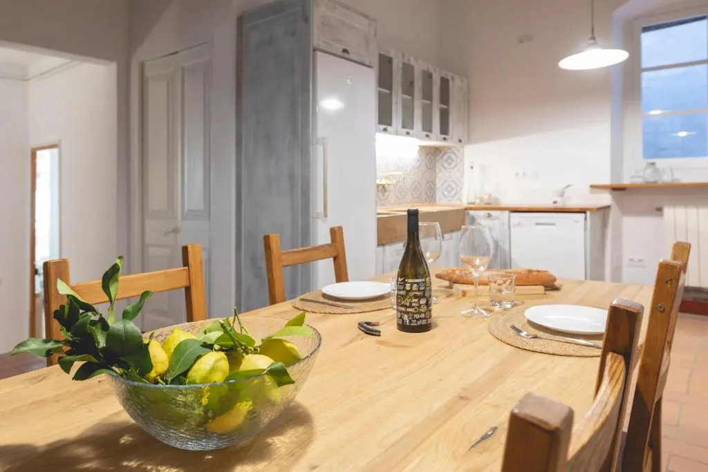 Bravissimo Plaça del Vi, Authentic Historic Apartment