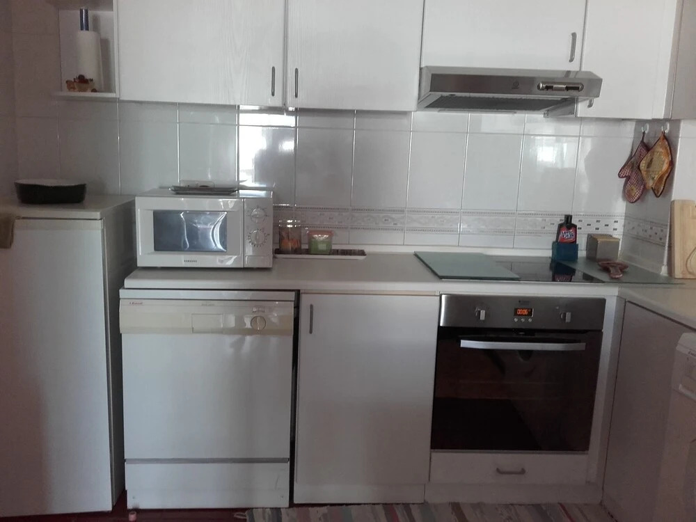 1-bed Apartment in Oura, Near the Aveiros Beach