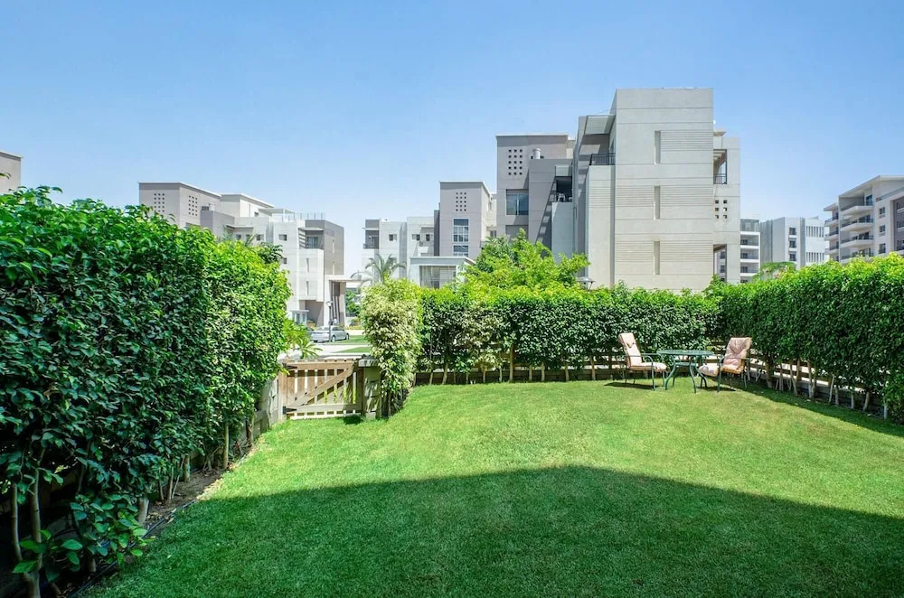 Vesta - Luxury Apt- 2BR - CFC II