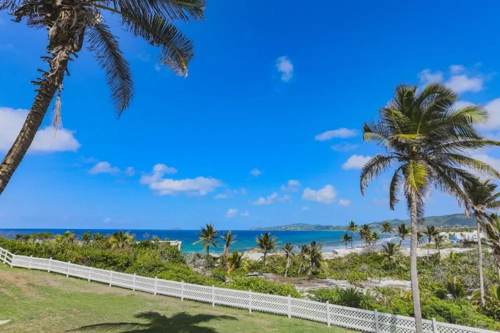 Dramatic views from this specious 1bd/1bth