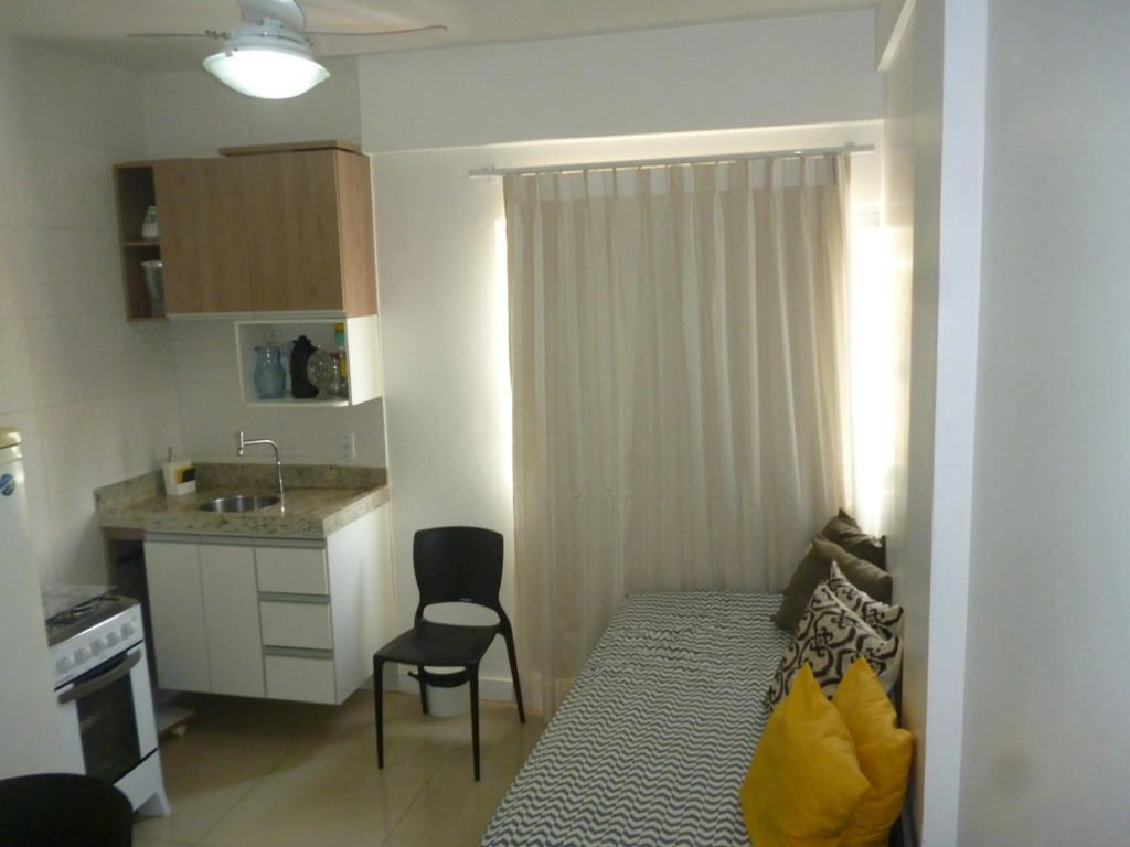 Flat no Farol da Barra 129