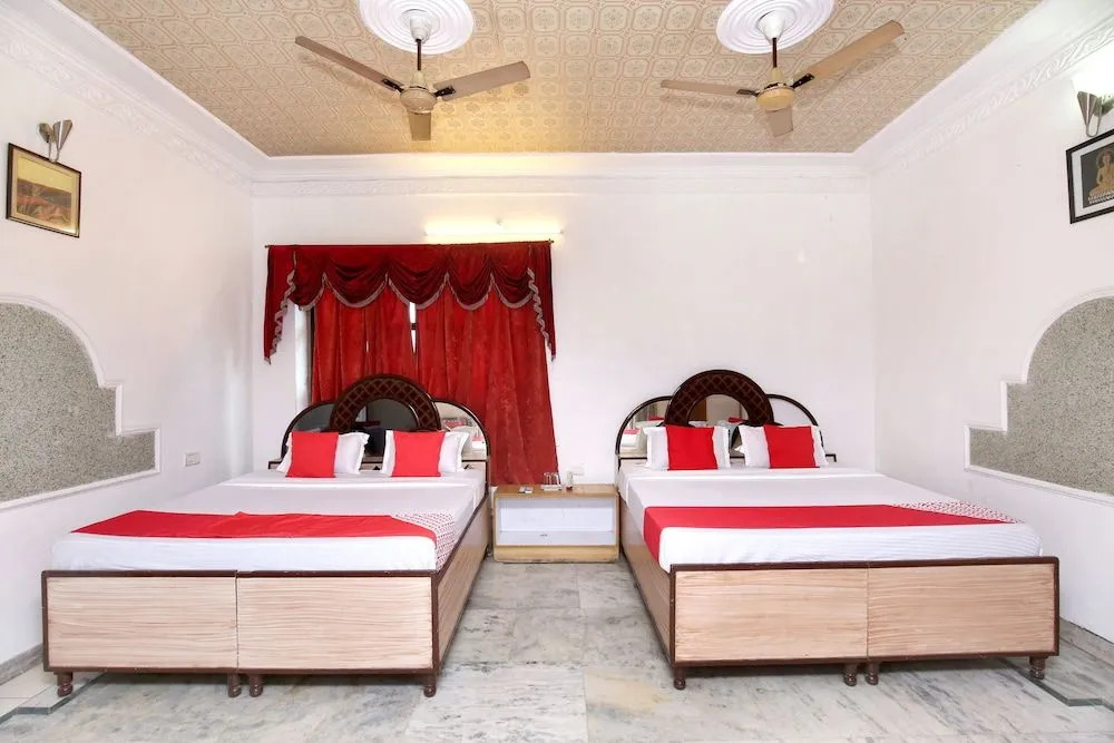 OYO 17430 Gulshah Hotel