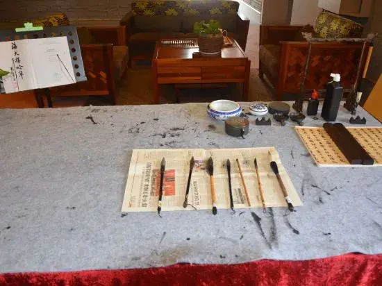 Xiangxi Hostel (Longmen Branch 2)