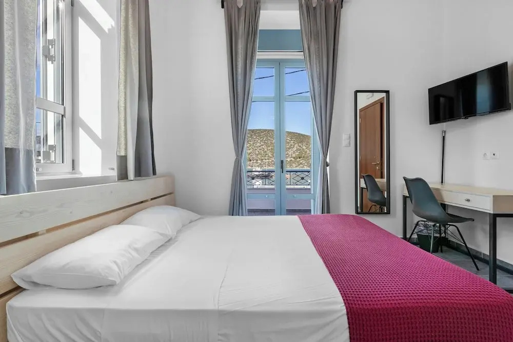 ERMIONI View Seaside Rooms