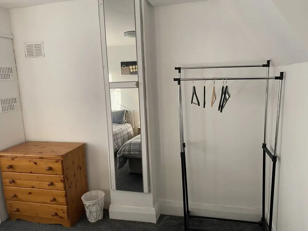The 5 bed House With Spacious Rooms and Lounge