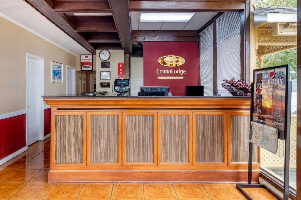 Perry Inn & Suites National Fairground I 75