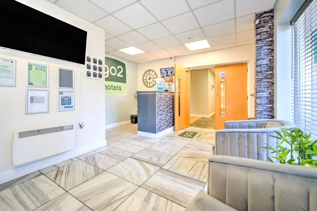 GO2 Gloucester Hotel by OYO