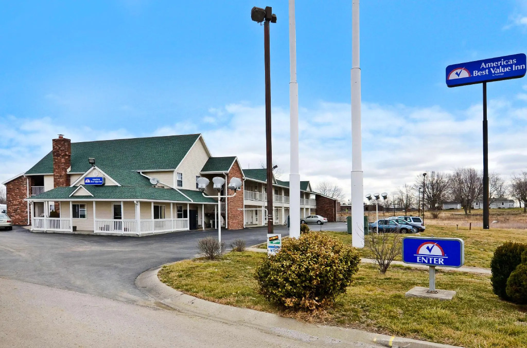 Residential Suites Blue Springs by Hotel O I 70