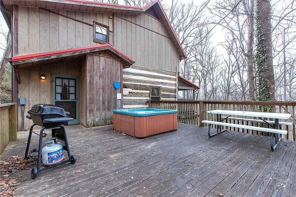 The Robins Nest - Two Bedroom Cabin