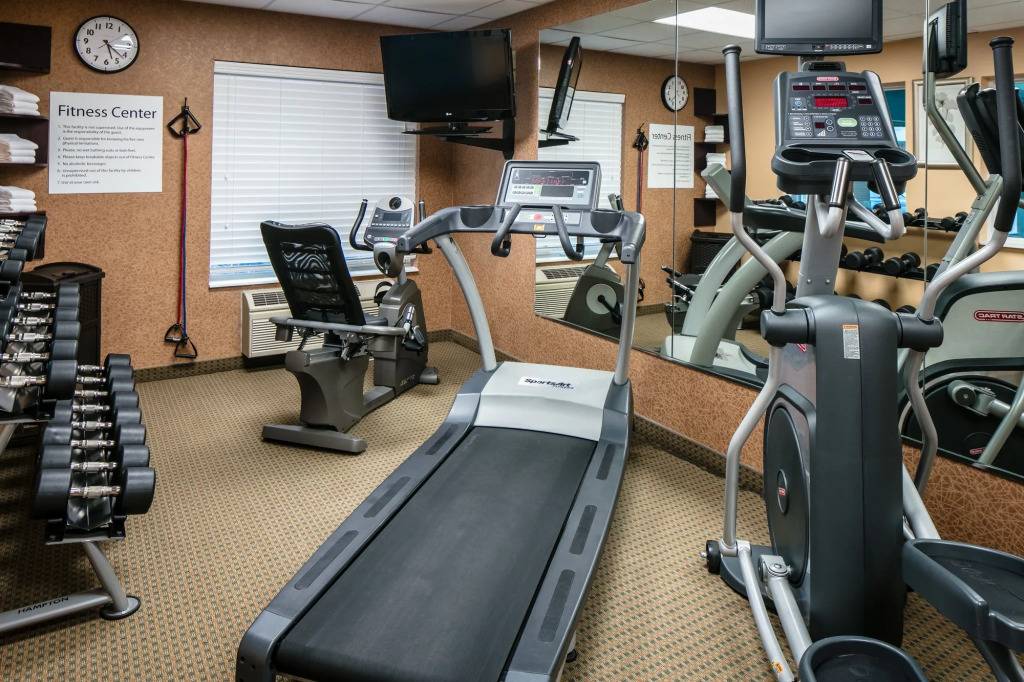 Holiday Inn Express & Suites Clinton by IHG