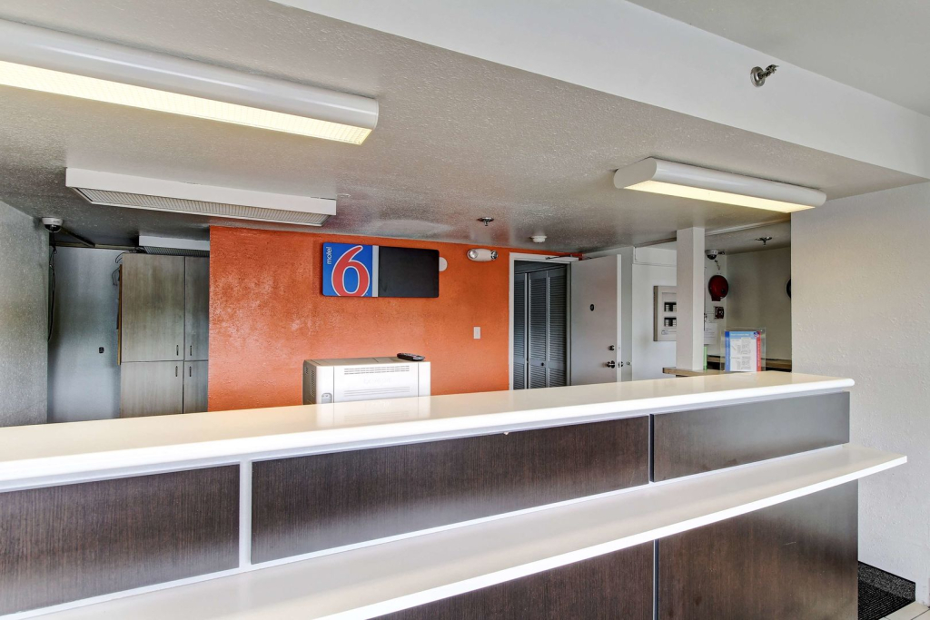 Motel 6-Amherst, OH - Cleveland West - Lorain
