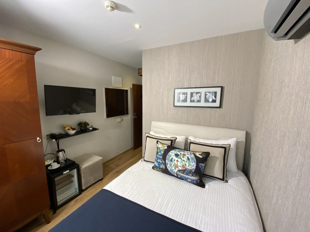 Four Doors Hotel