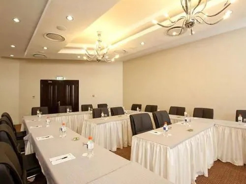 Tlotlo Hotel & Conference Centre