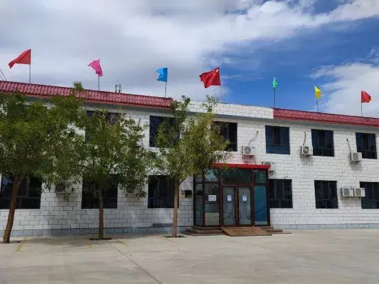 Ejinaqi Luxing Hostel