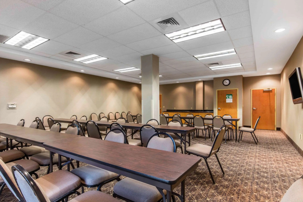 Comfort Suites Murfreesboro Shopping District
