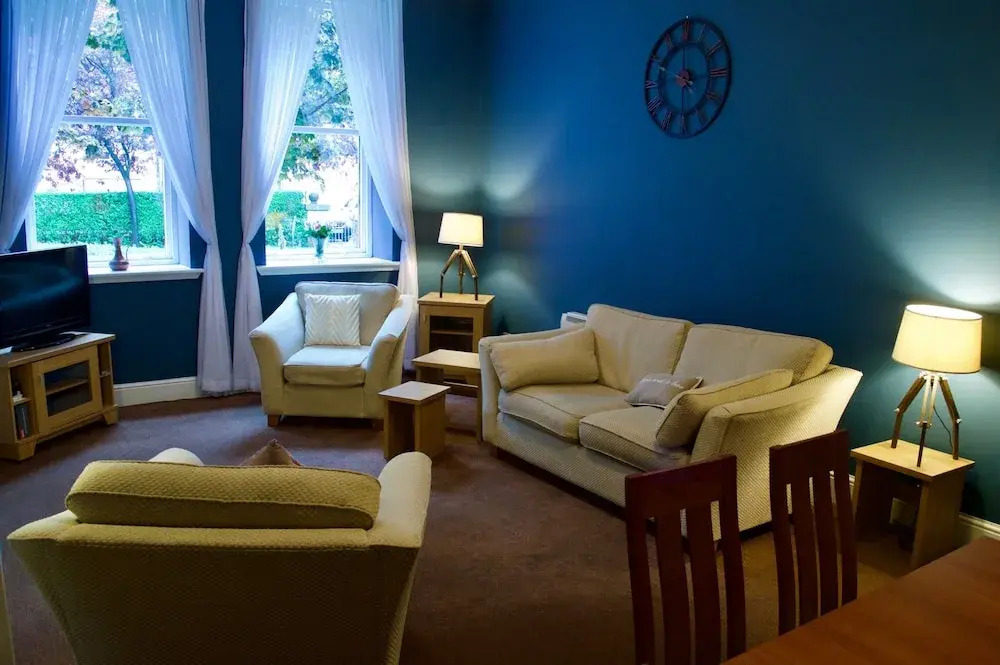 2 Bedroom Abbeyhill Apartment