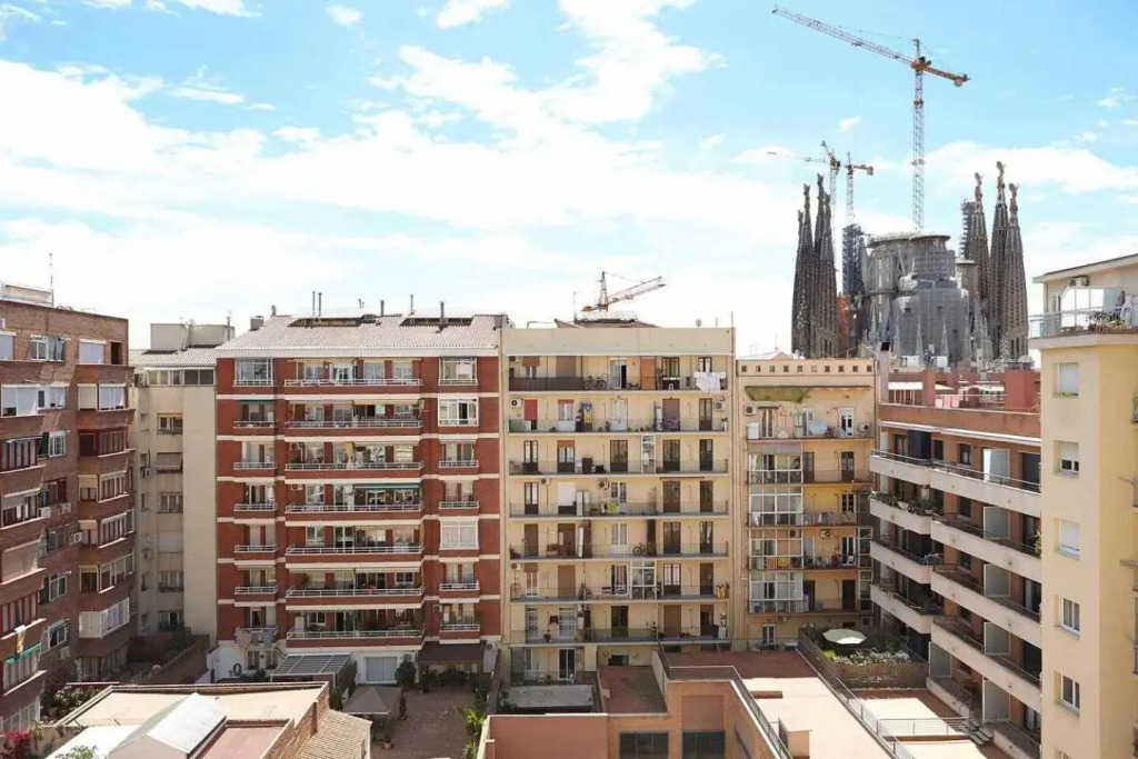 SAGRADA FAMILIA VIEWS Nos preocupa su seguridad