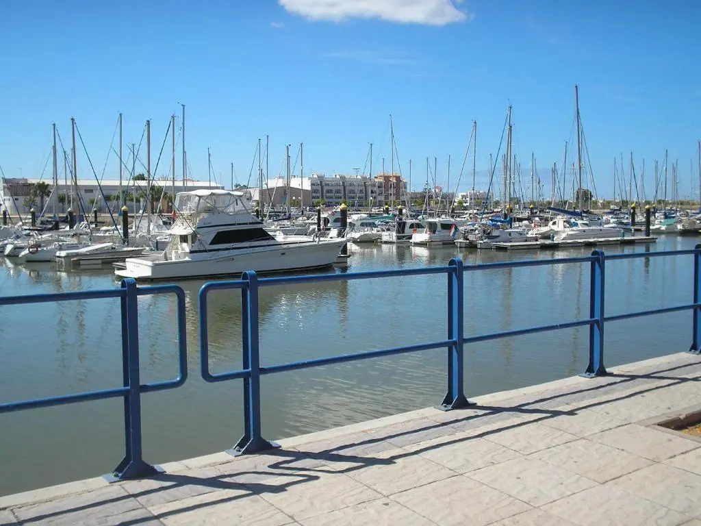 Apartamentos Playamarina