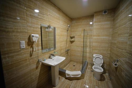 Hotel Holiday House Batumi