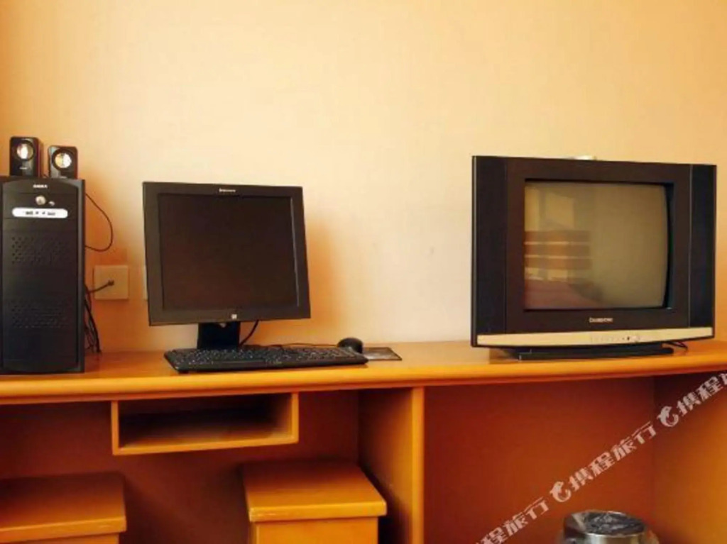 Homeinn Ease Hotel (Weihai Stadium Harbin Institute of Technology)