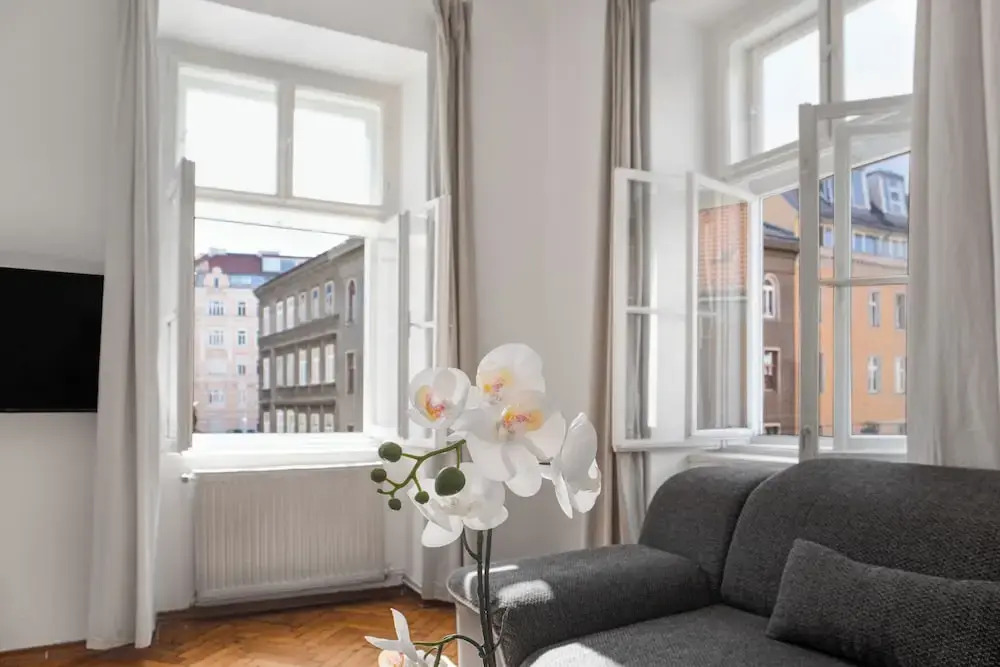 Spacious 2BR Apartment Long Stay Rennweg