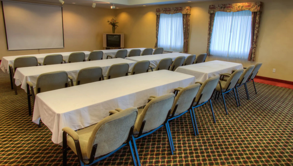 BayVue Hotel, Resort & Suites