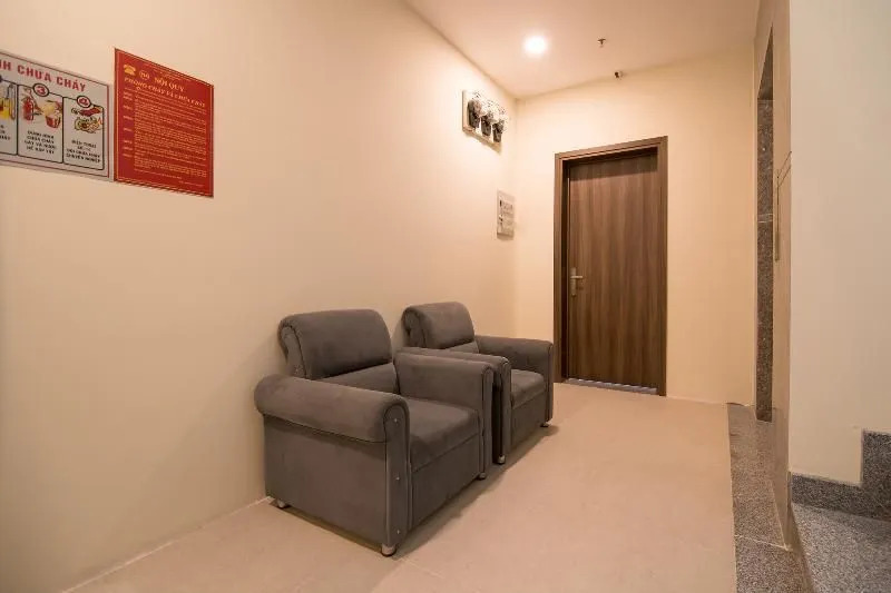 RedDoorz Near Xo Viet Nghe Tinh Street