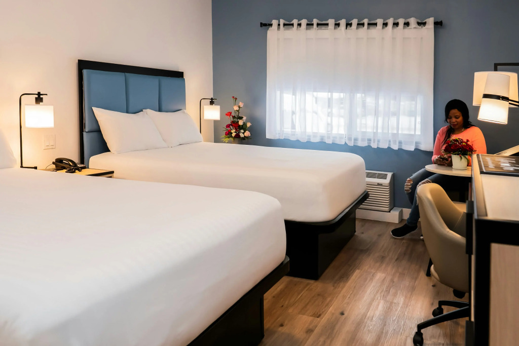 SKKY Hotel