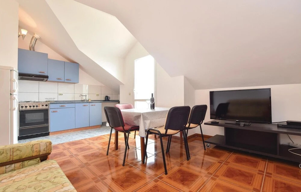 Beautiful Home in Trogir With Wifi and 6 Bedrooms