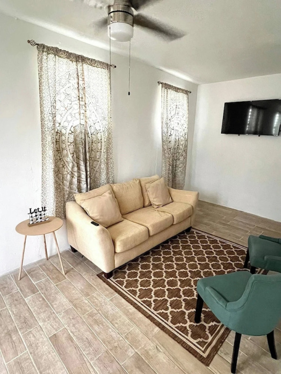 Zen 2br Near Beaches And Attractions