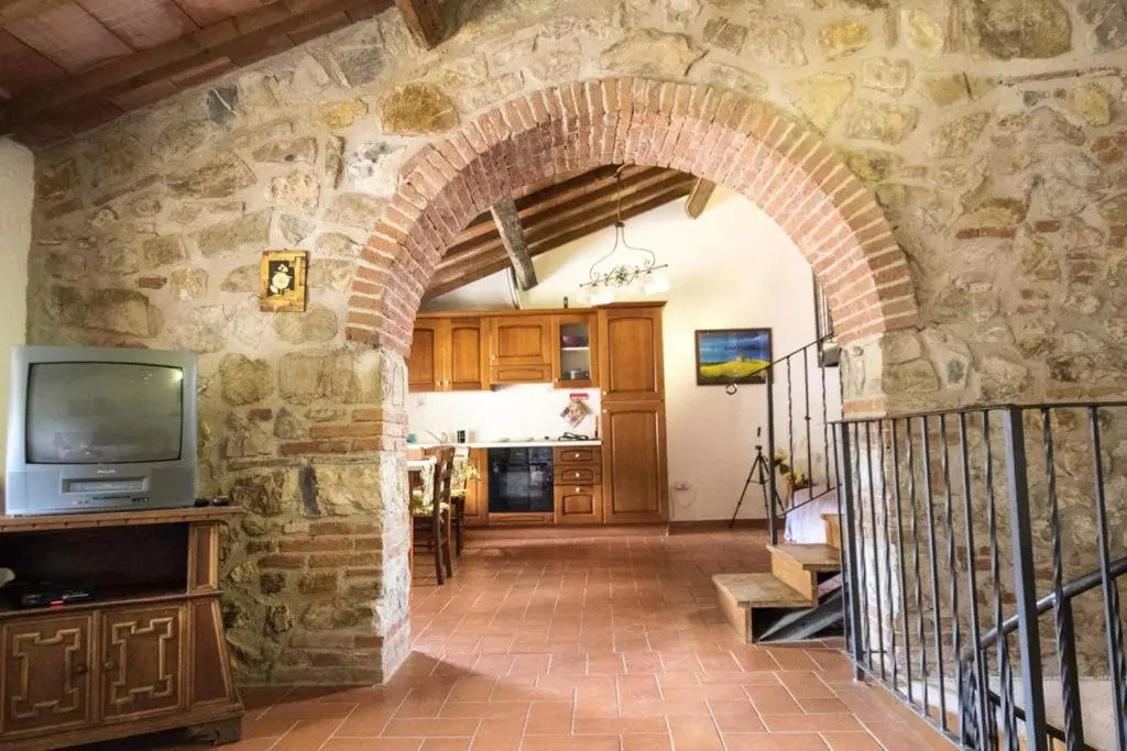 2 bedrooms appartement with shared pool and wifi at Massa Marittima