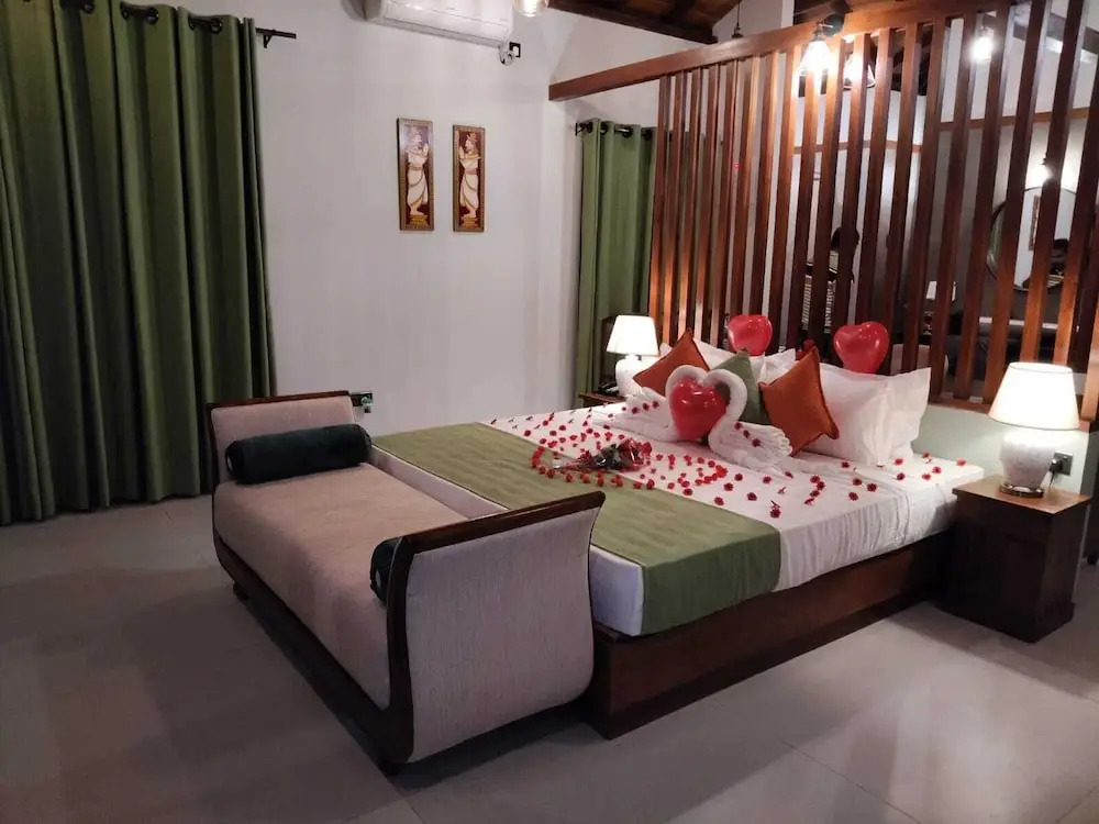 River Shades Hotel